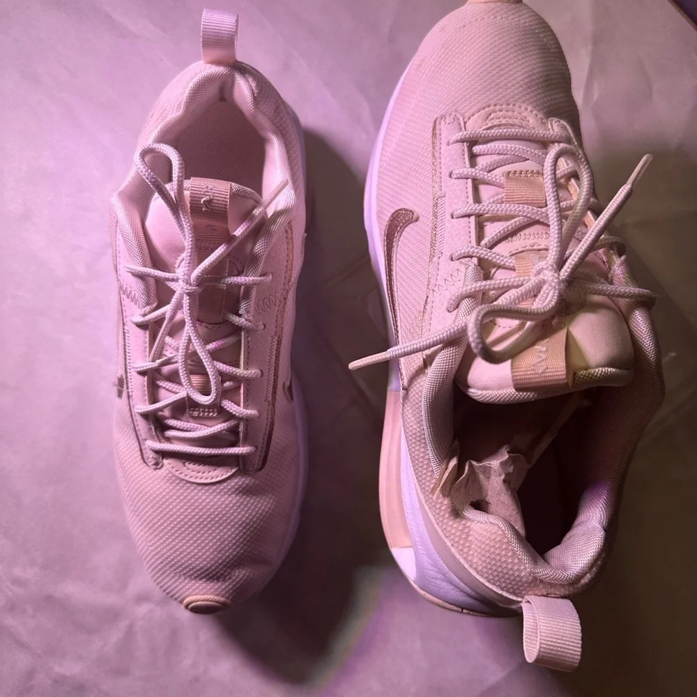 Nike Women's Beige Sneakers